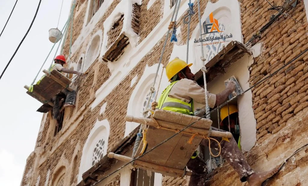 ترميم وصيانة المباني القديمة باحترافية عالية، معالجة التشققات، تدعيم الهياكل، ترميم الواجهات، وإعادة تأهيل المباني بأفضل المواد وأحدث التقنيات.